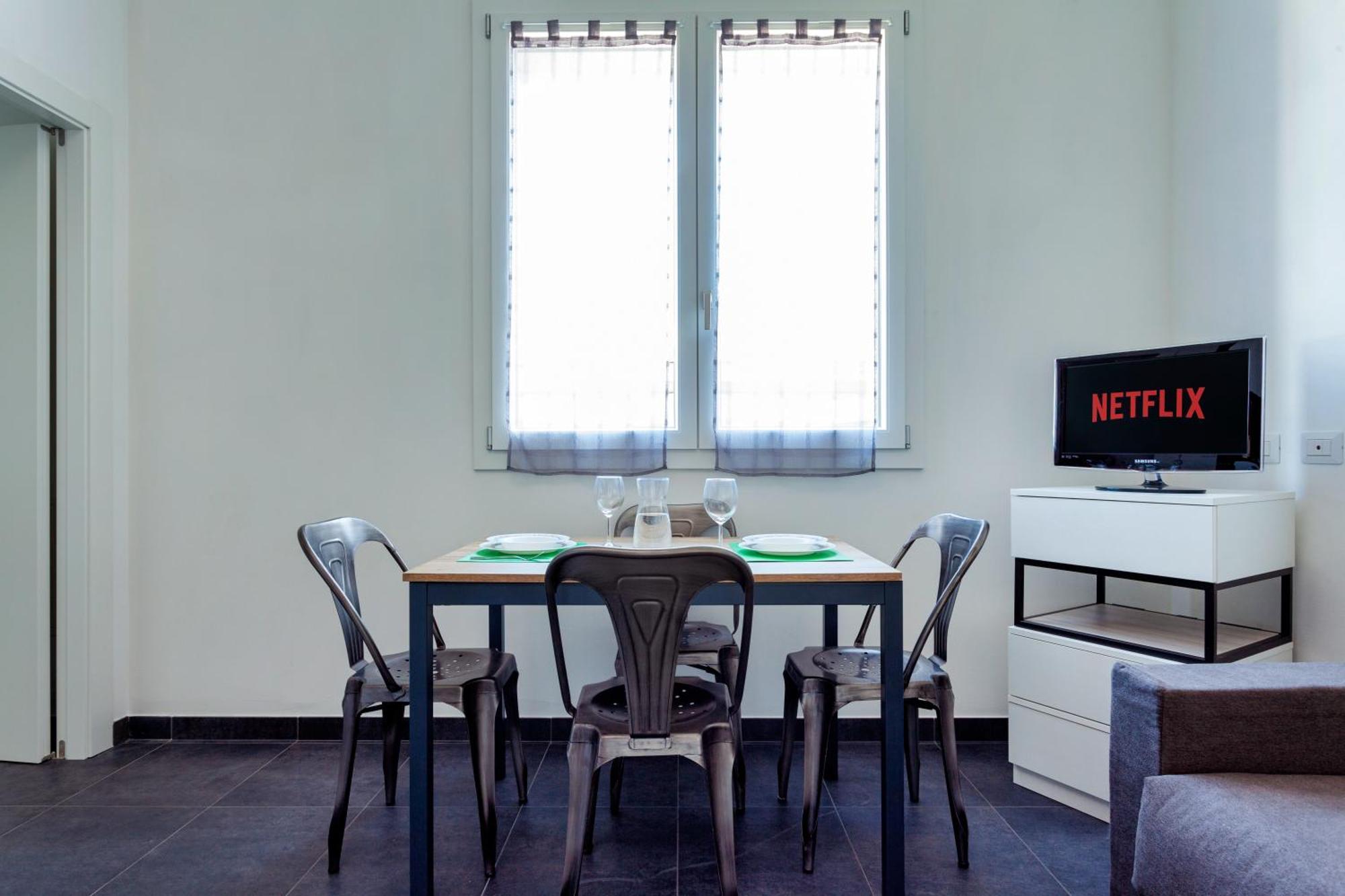 5 Min Aeroporto-stazione Apartment Parma
